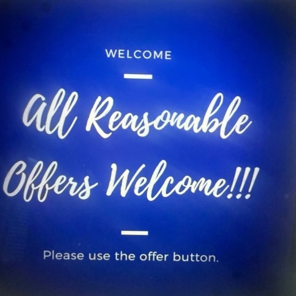 New Chico's Travelers  velvet  pants . In Jasper color . Size 1 . - Picture 5 of 5